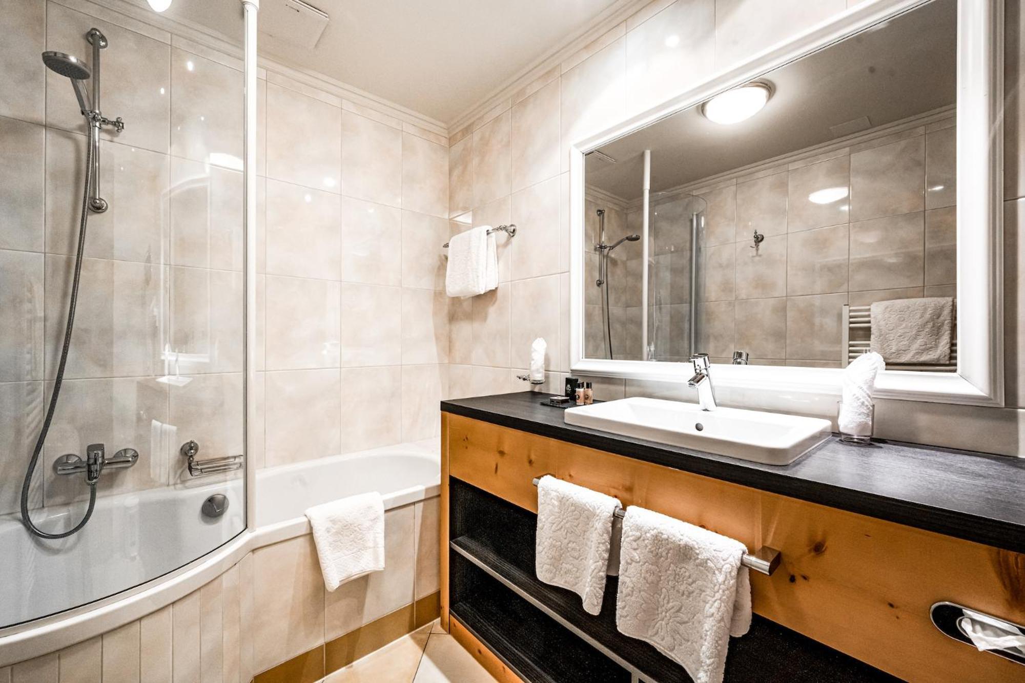 Hotel Edelweiss & Gurgl Обергургл Стая снимка